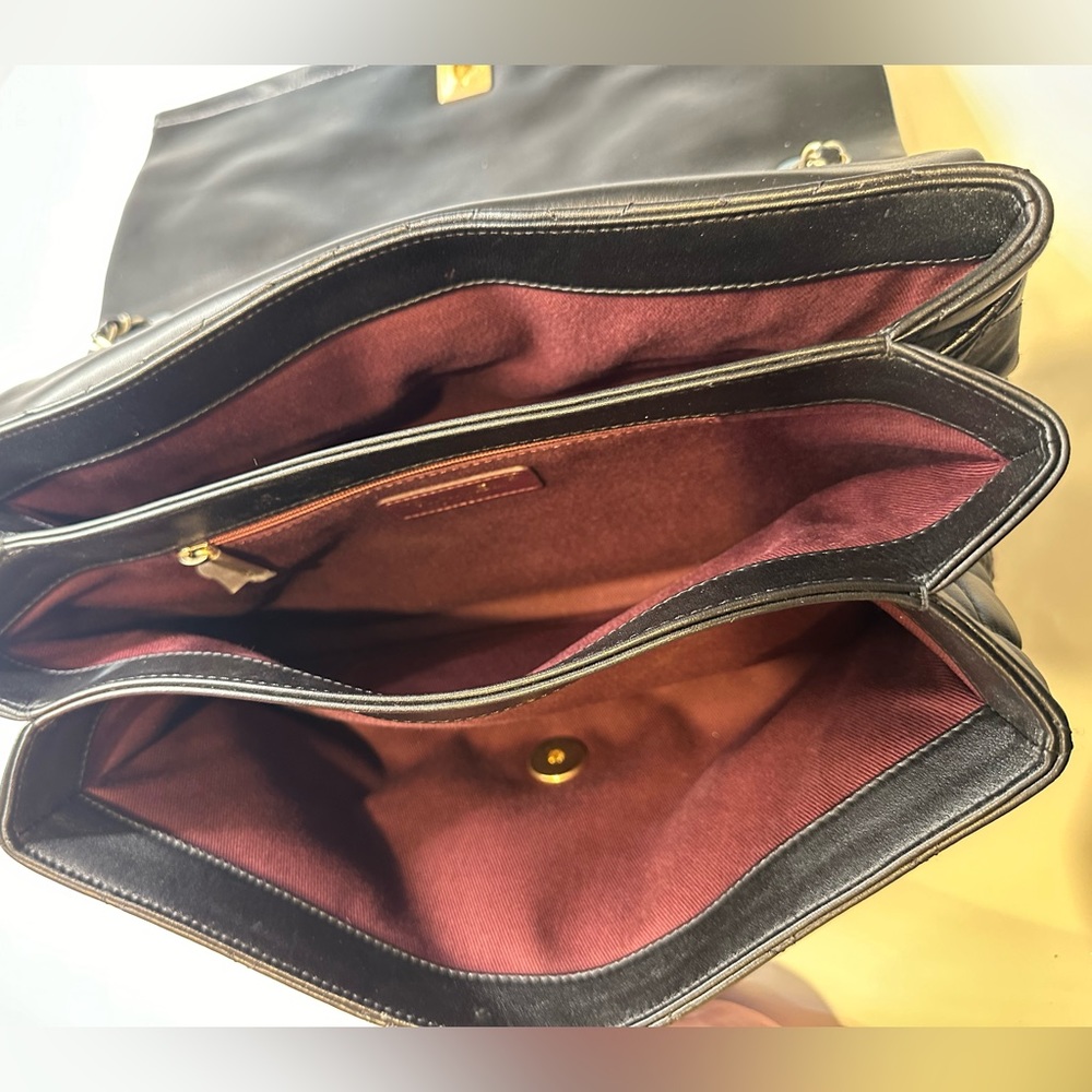 Chanel medium size lamb skin bag 12x7. - Picture 4 of 15